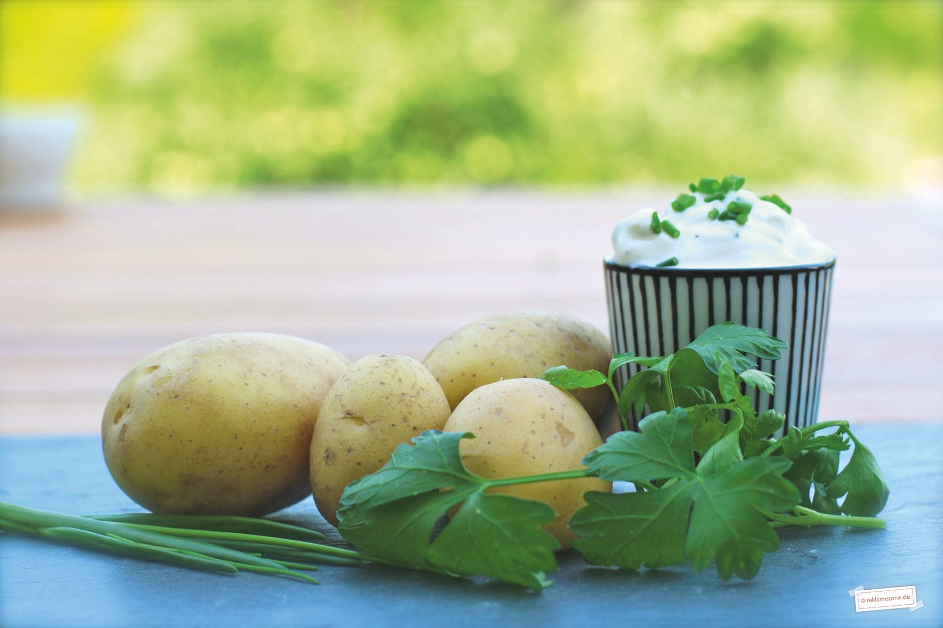 Kartoffelgerichte, Pellkartoffeln mit Kräuterquark - Foto: reklamezone.de