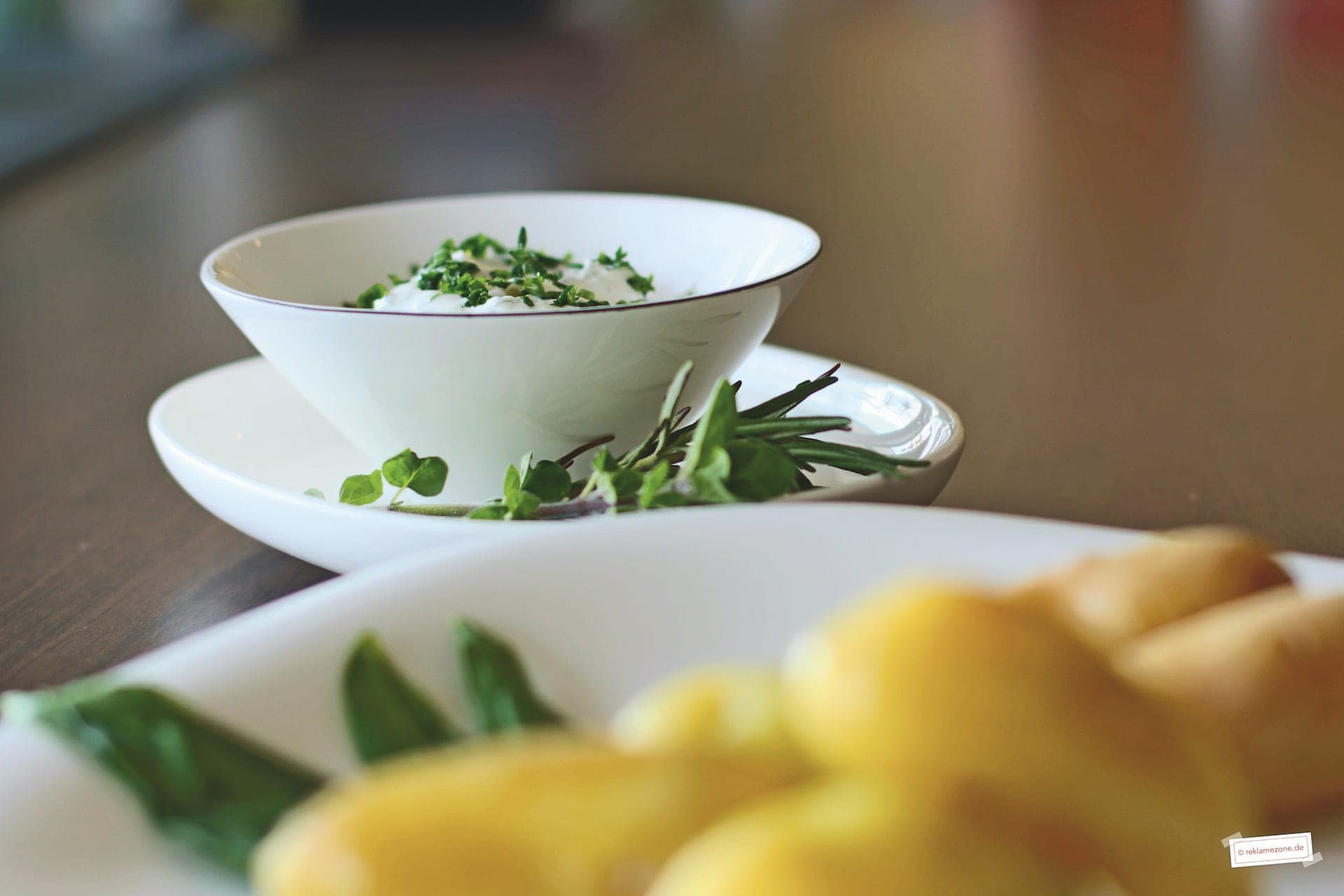 Kartoffelgerichte, Pellkartoffeln mit Kräuterquark - Foto: reklamezone.de