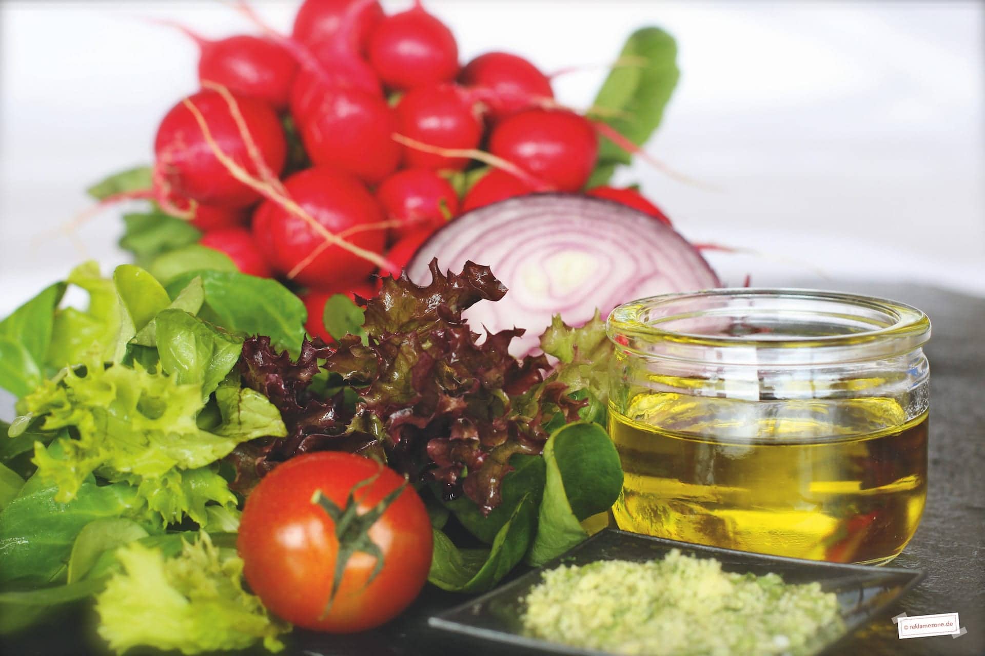 Salatdressing, einfach und schnell - Foto: reklamezone.de